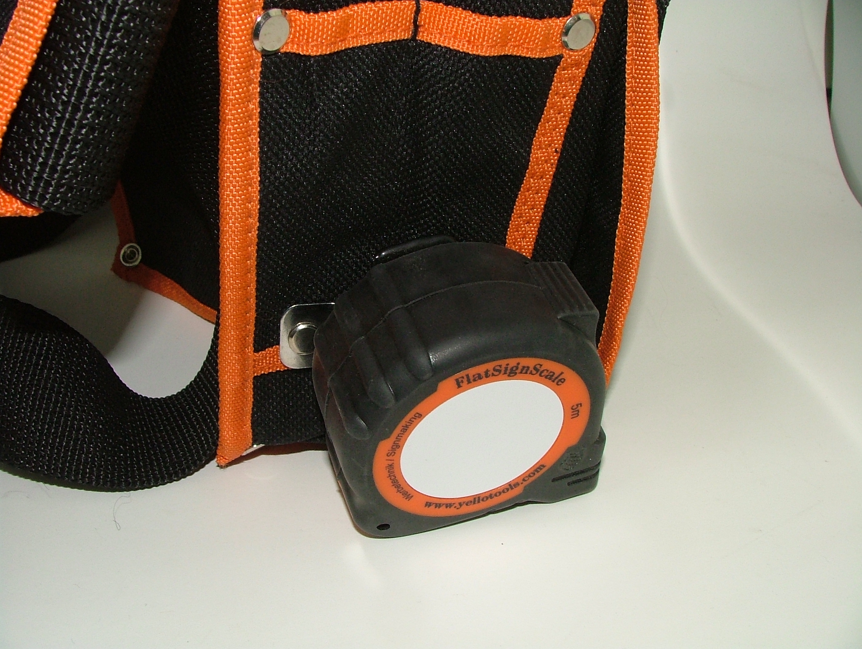 Yellotools YelloBelt Halteclip für FlatSign Scale Maßband