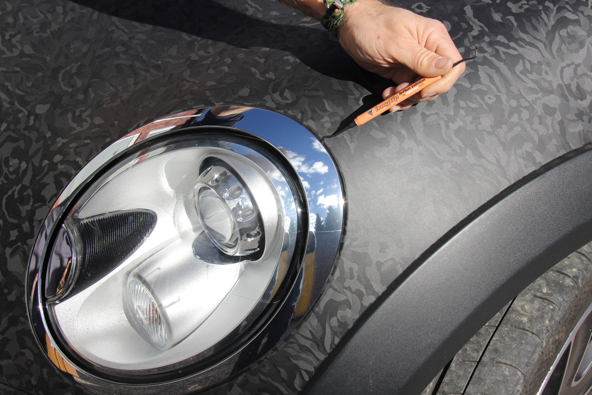 Schwer erreichbare Stellen folieren mit Yellotools LacyTip