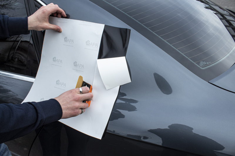 Yellotools YelloLip Cutter Anwendung 2 - Rakeln