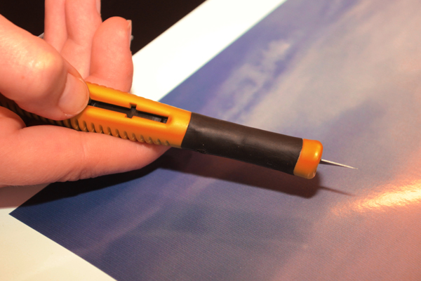 Yellotools Flipper KnifePen mit ausgefahrener Klinge Position 1