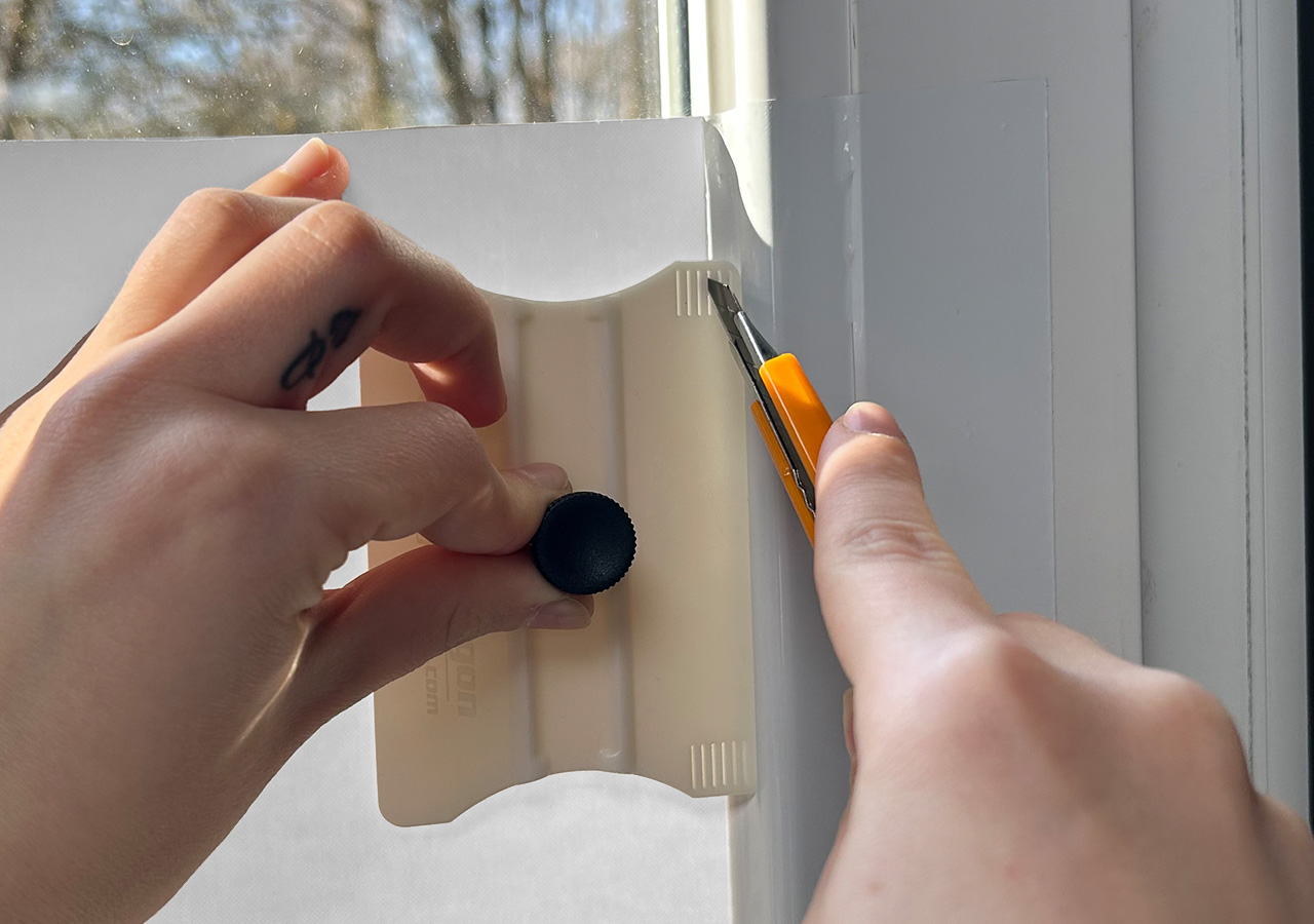 Yellotools WrapDragon SlipCut Grip | Rakel mit Klingenführung und Griff | Anwendung