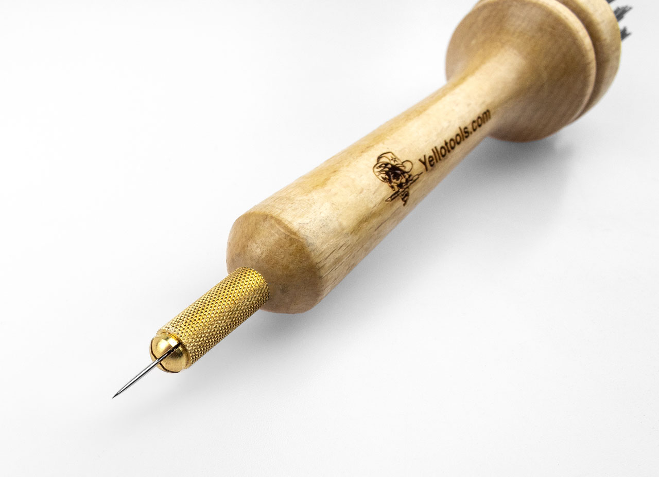 Yellotools YelloBrush | Nietenbürste mit Aufstechnadel