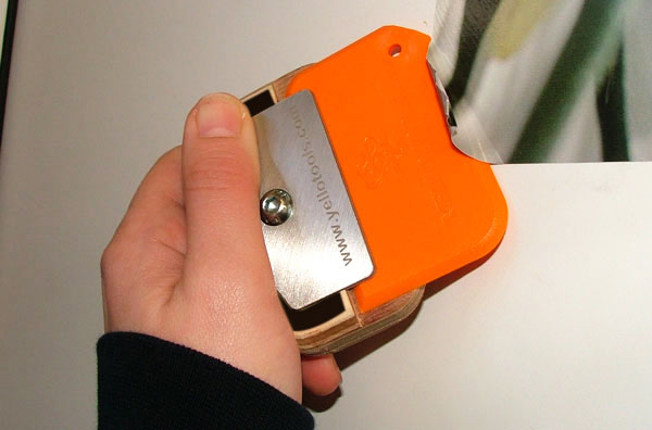 Folie entfernen mit Yellotools YelloBlade Egg