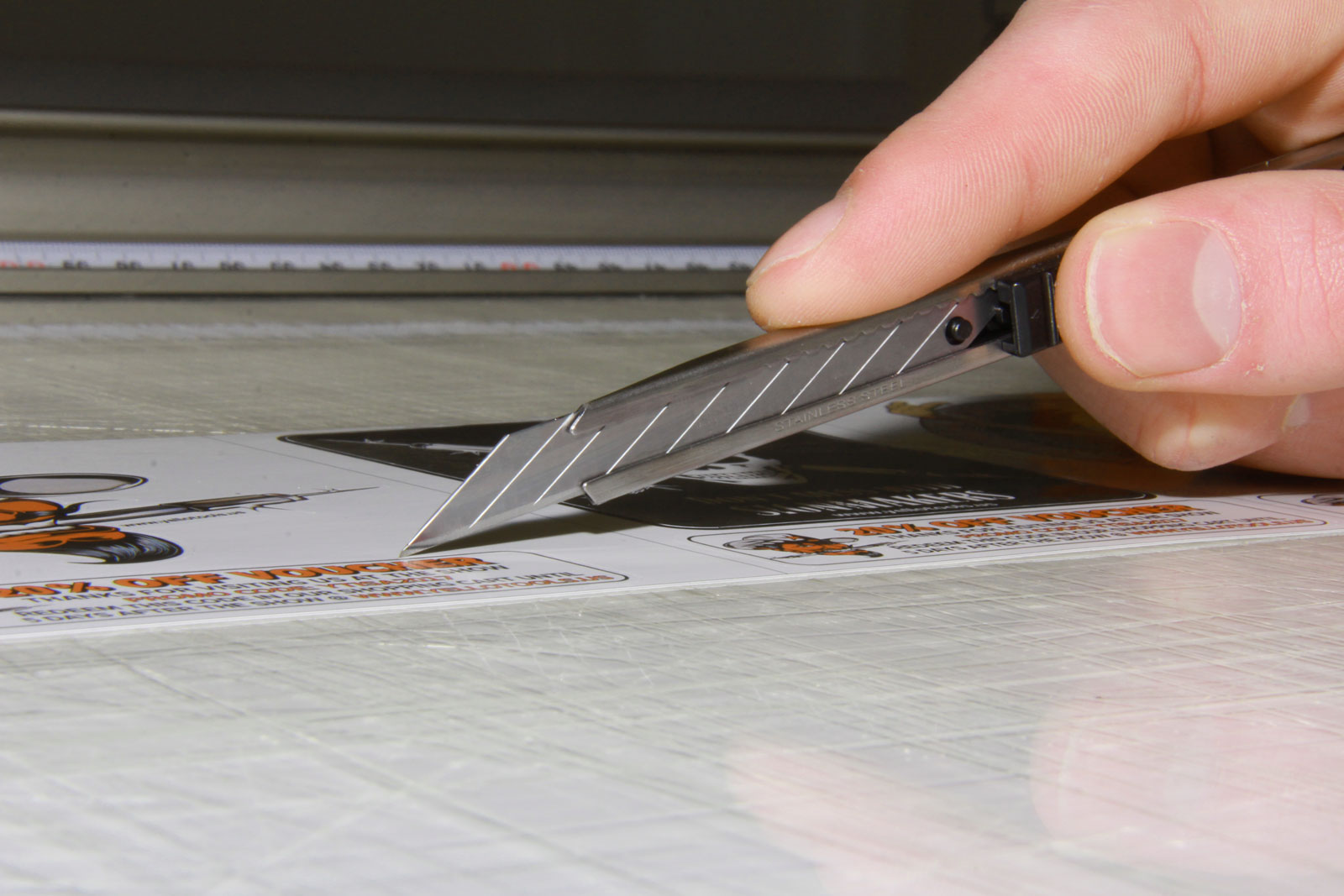 Yellotools YelloCut Slim Anwendung Seitenperspektive