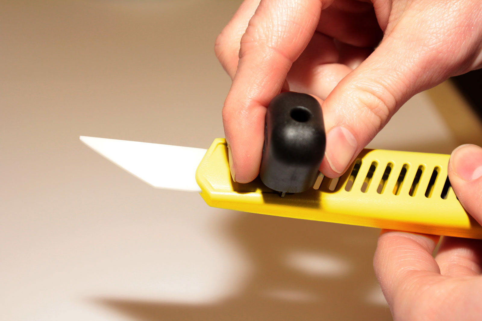 Yellotools SignTrim CeraSwitch Klingenwechsel 1